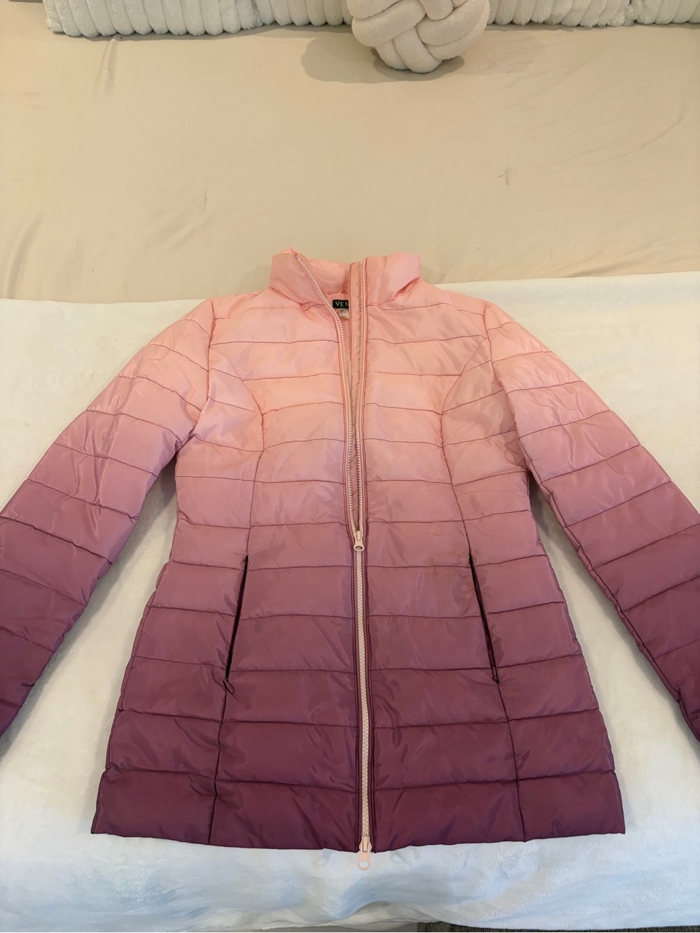 VENUS Ombre Quilted Puffer Jacket in Light to Deep Pink